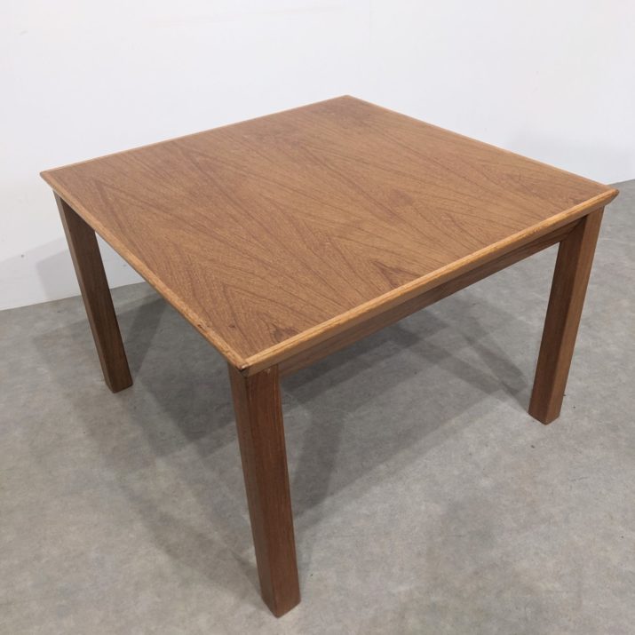 Table basse danoise