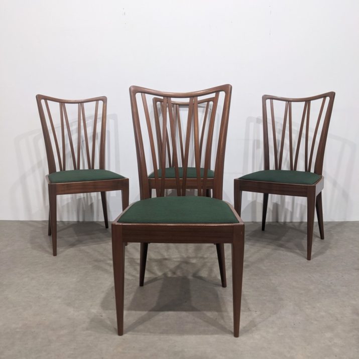 Suite de quatre chaises sixties