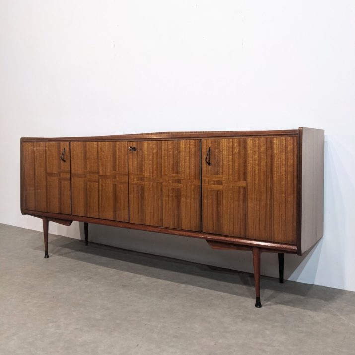 Buffet vintage scandinave