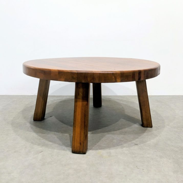 Table basse brutaliste