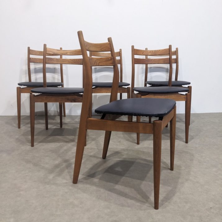 Lot  de six chaises scandinaves