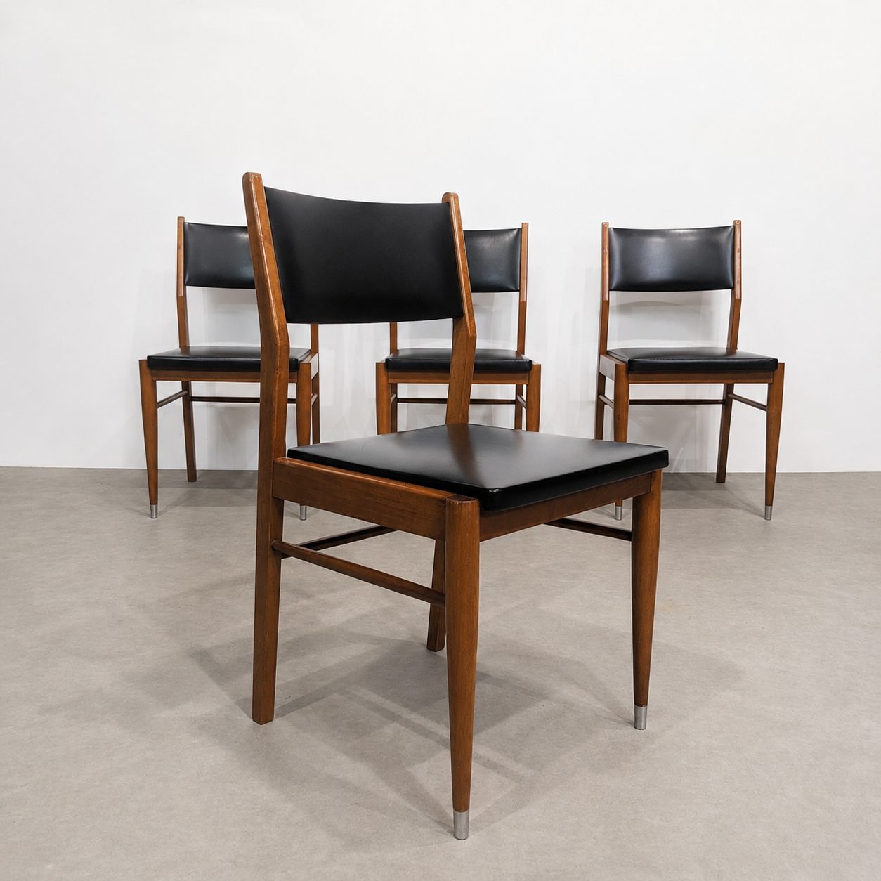Ensemble de 4 chaises skaï noir – Image 4