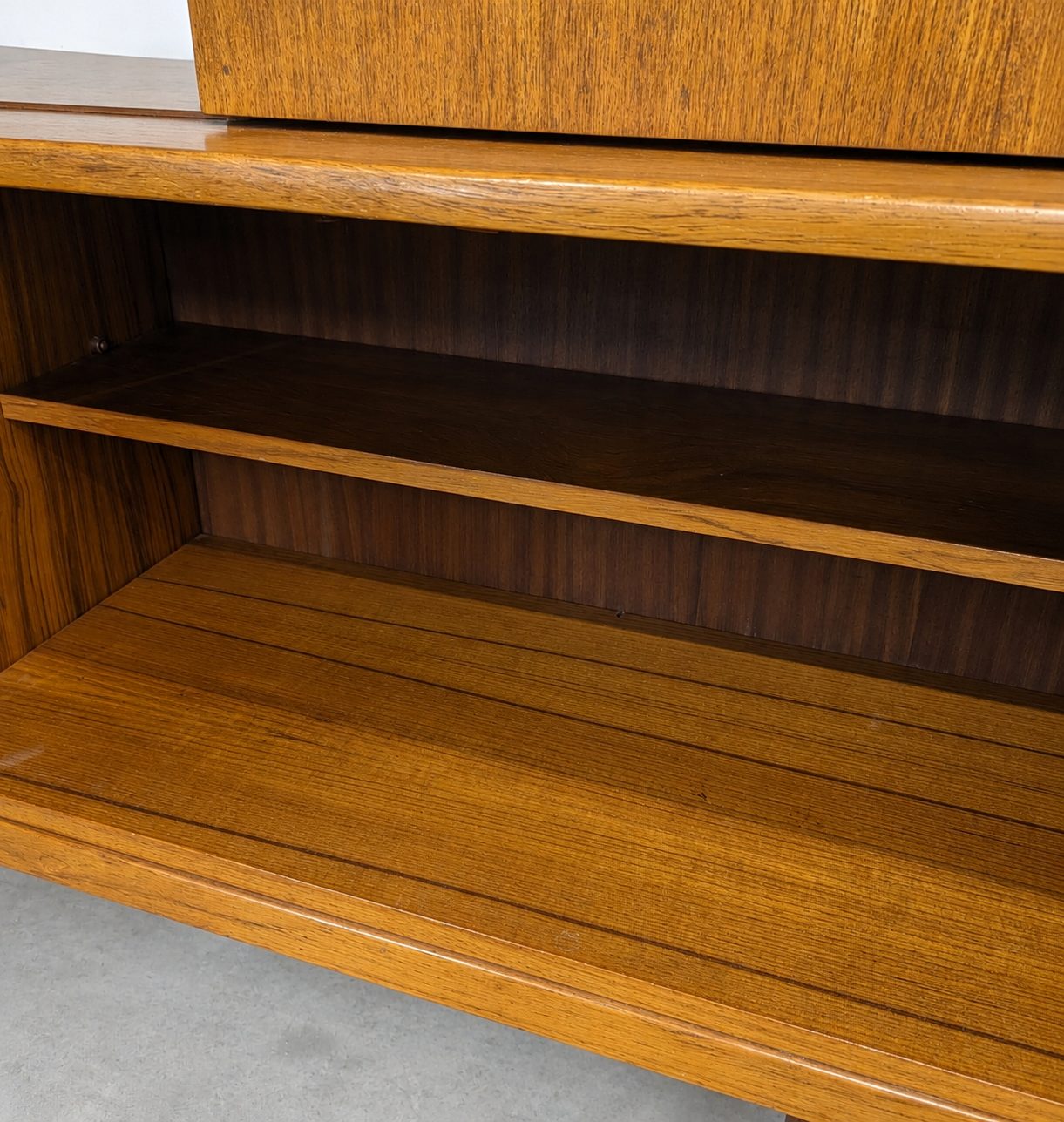Highboard scandinave vintage en teck – Image 7