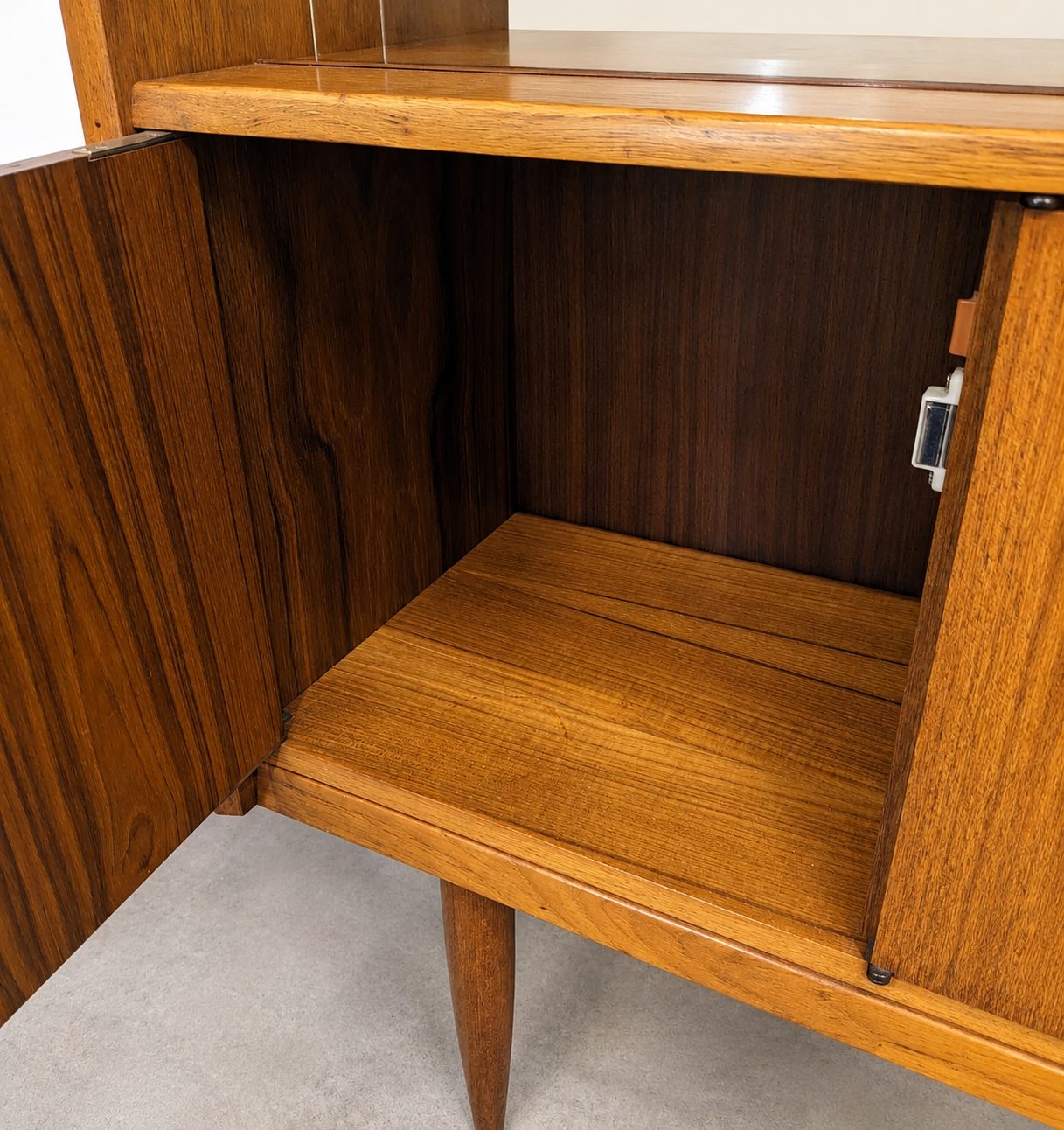 Highboard scandinave vintage en teck – Image 8