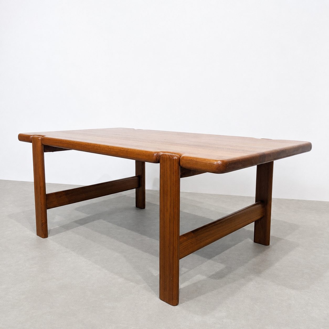 Table basse danoise en teck massif – Image 3