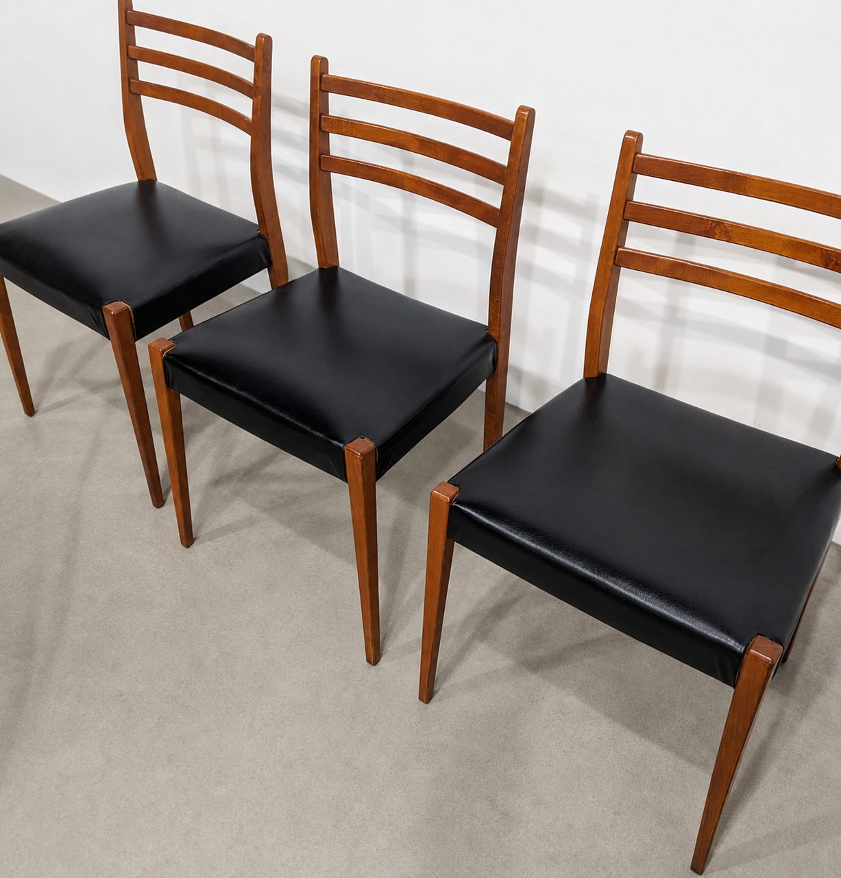 4 chaises vintage scandinaves – Image 4