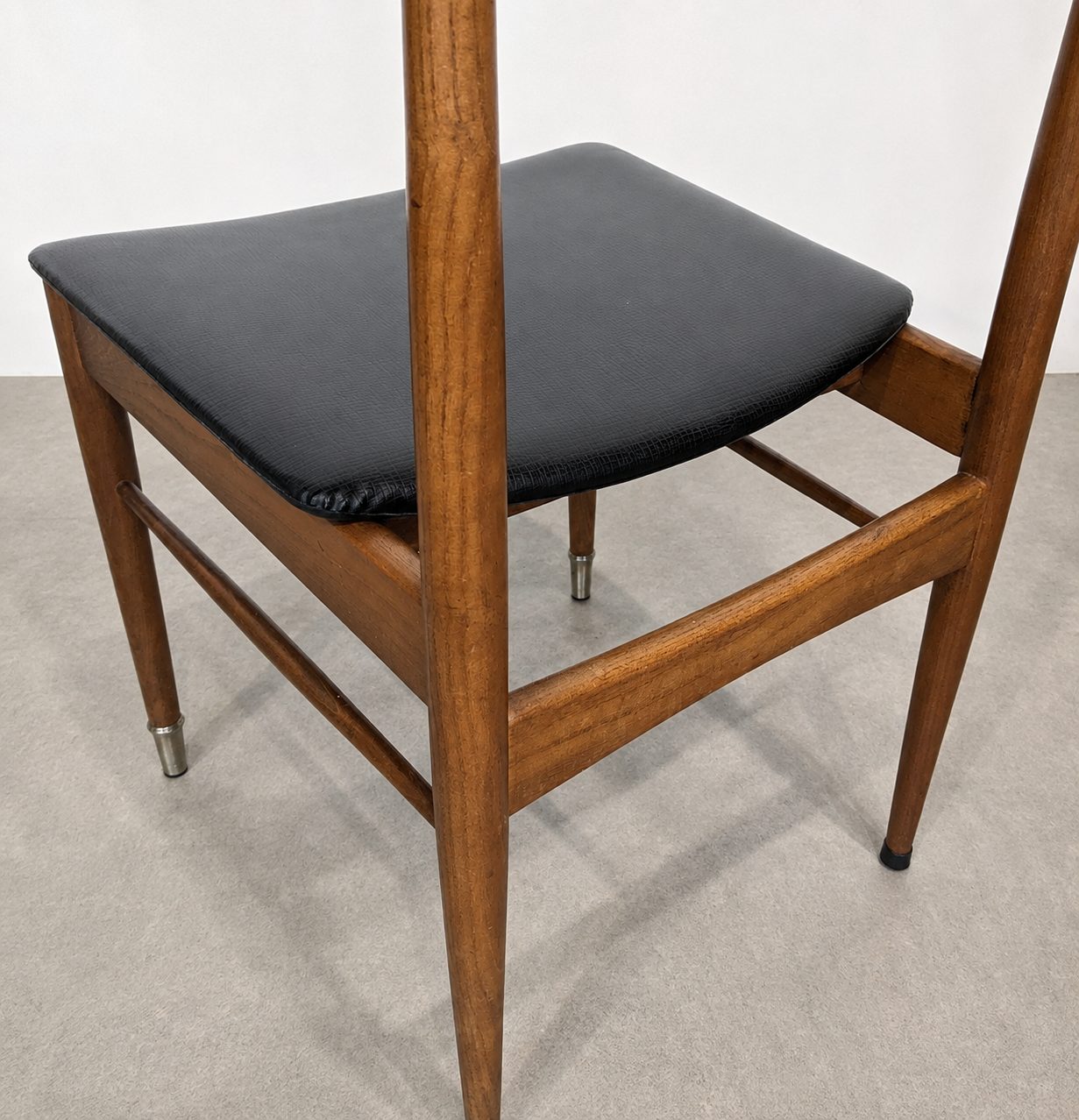 Lot de six chaises vintage scandinaves – Image 8