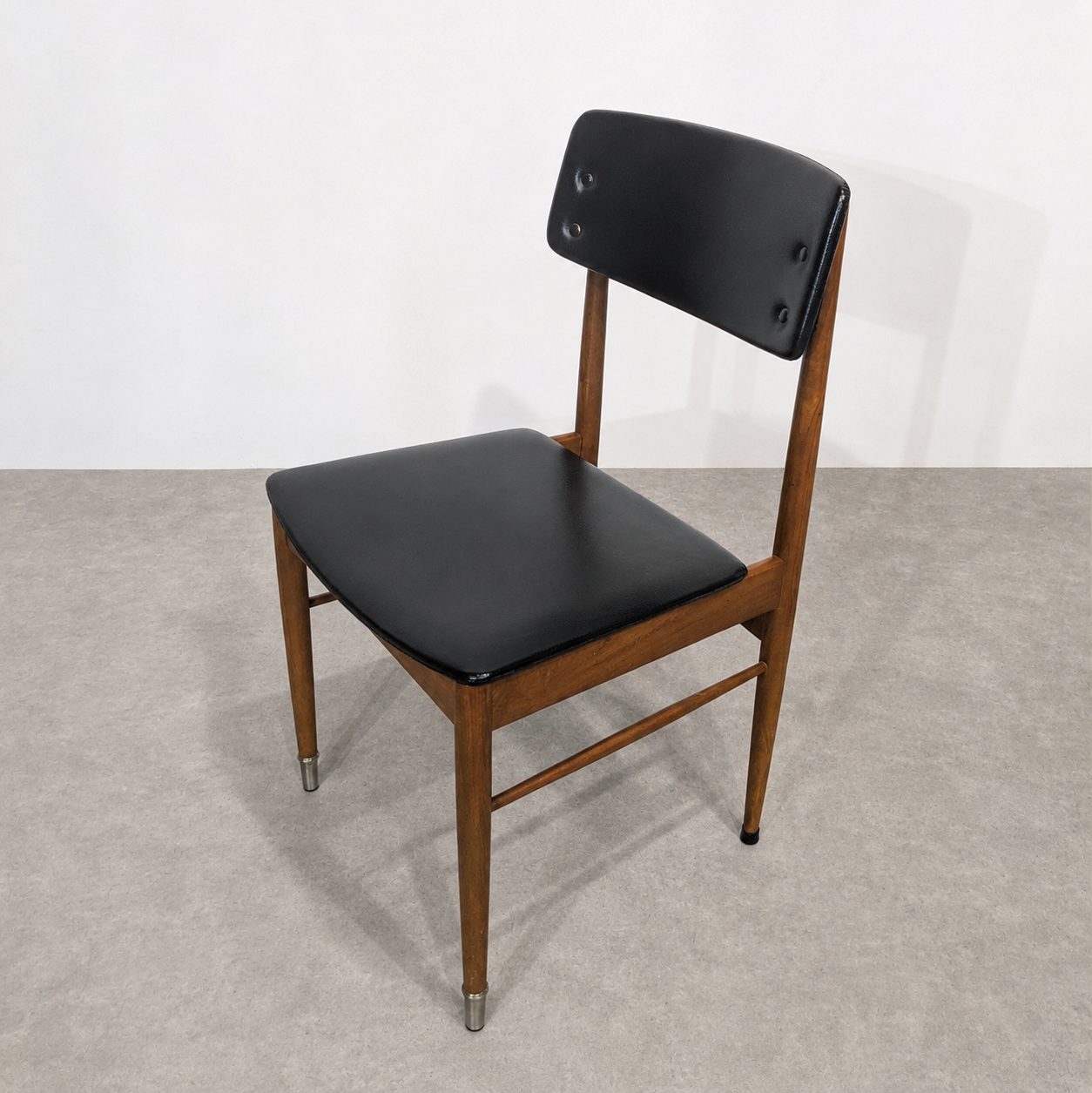 Lot de six chaises vintage scandinaves – Image 9