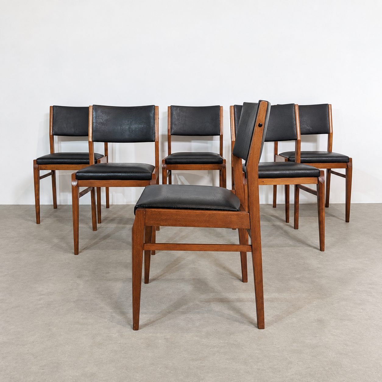 Ensemble de 6 chaises vintage scandinaves en bois massif – Image 7