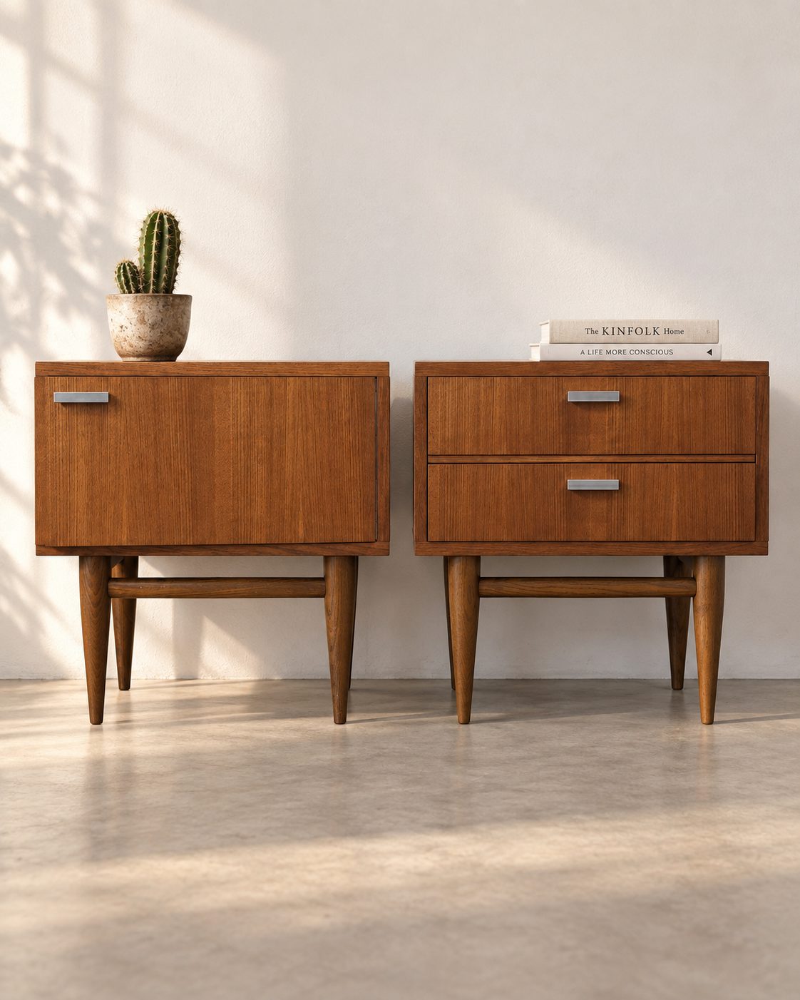 Paire de tables de chevet vintage