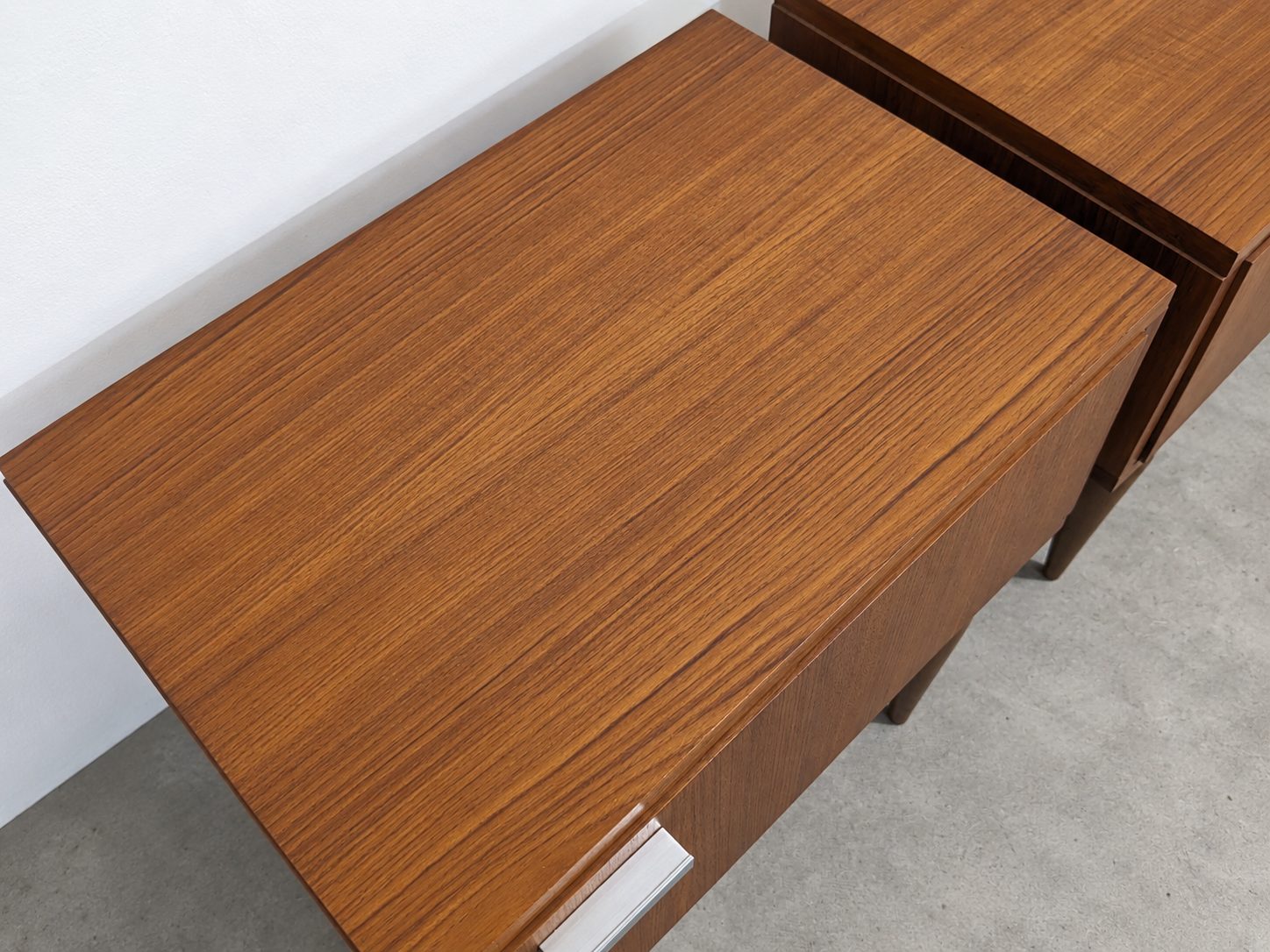 Paire de tables de chevet vintage – Image 3