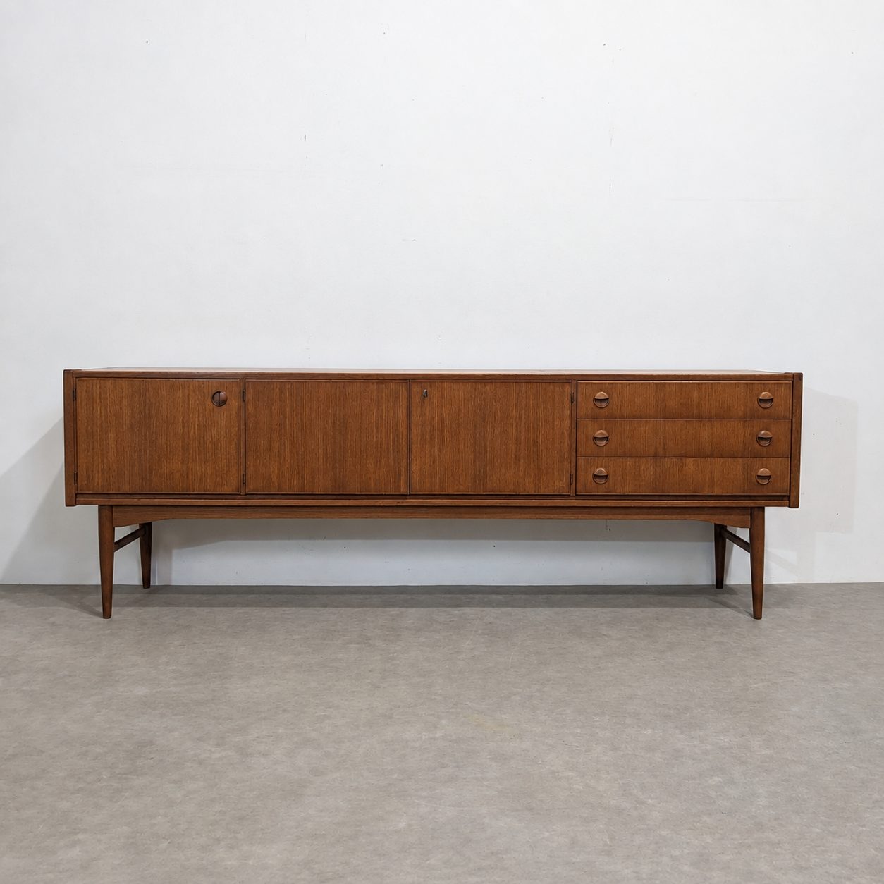 Lowboard mid-century en teck – Image 2