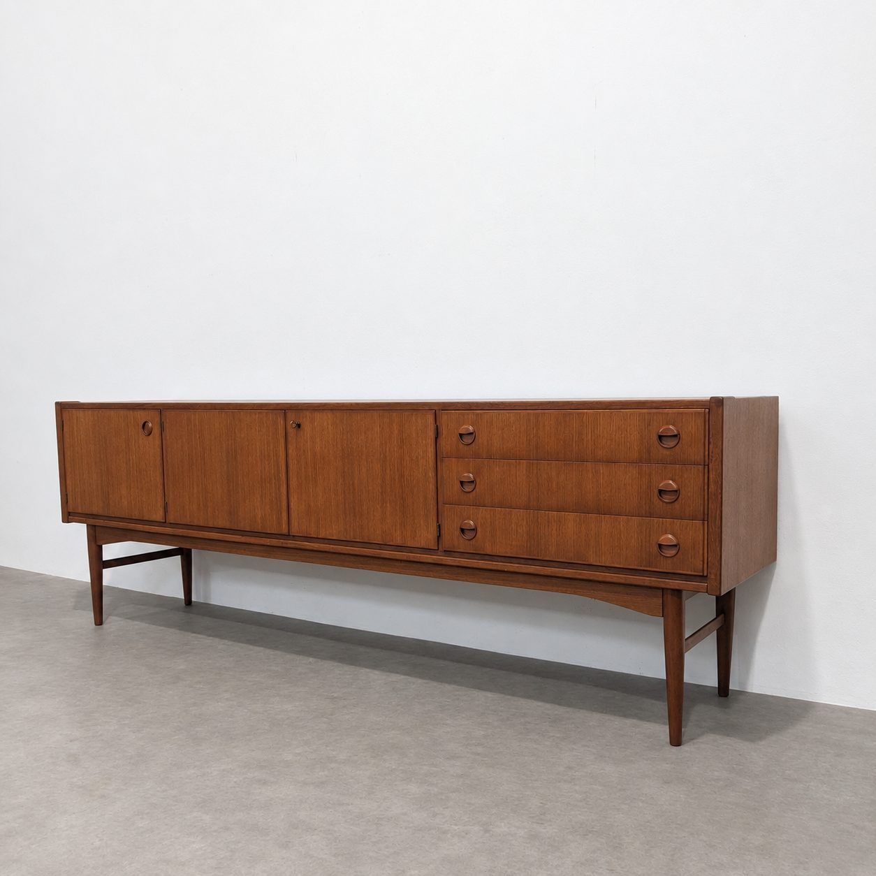 Lowboard mid-century en teck – Image 3