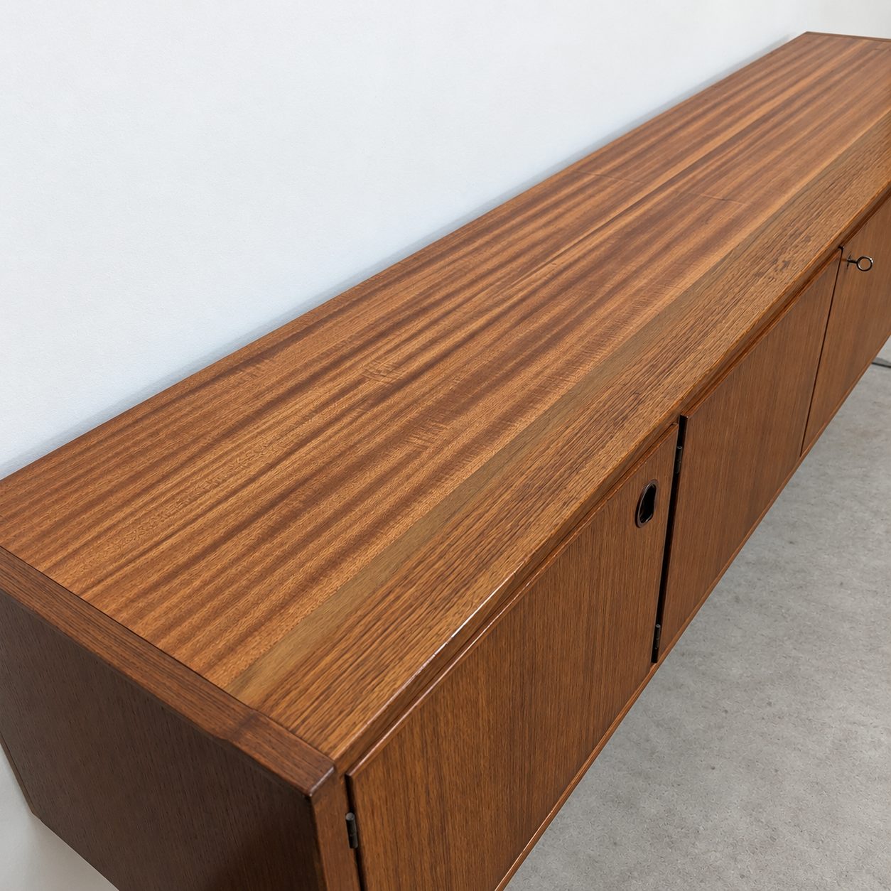 Lowboard mid-century en teck – Image 9